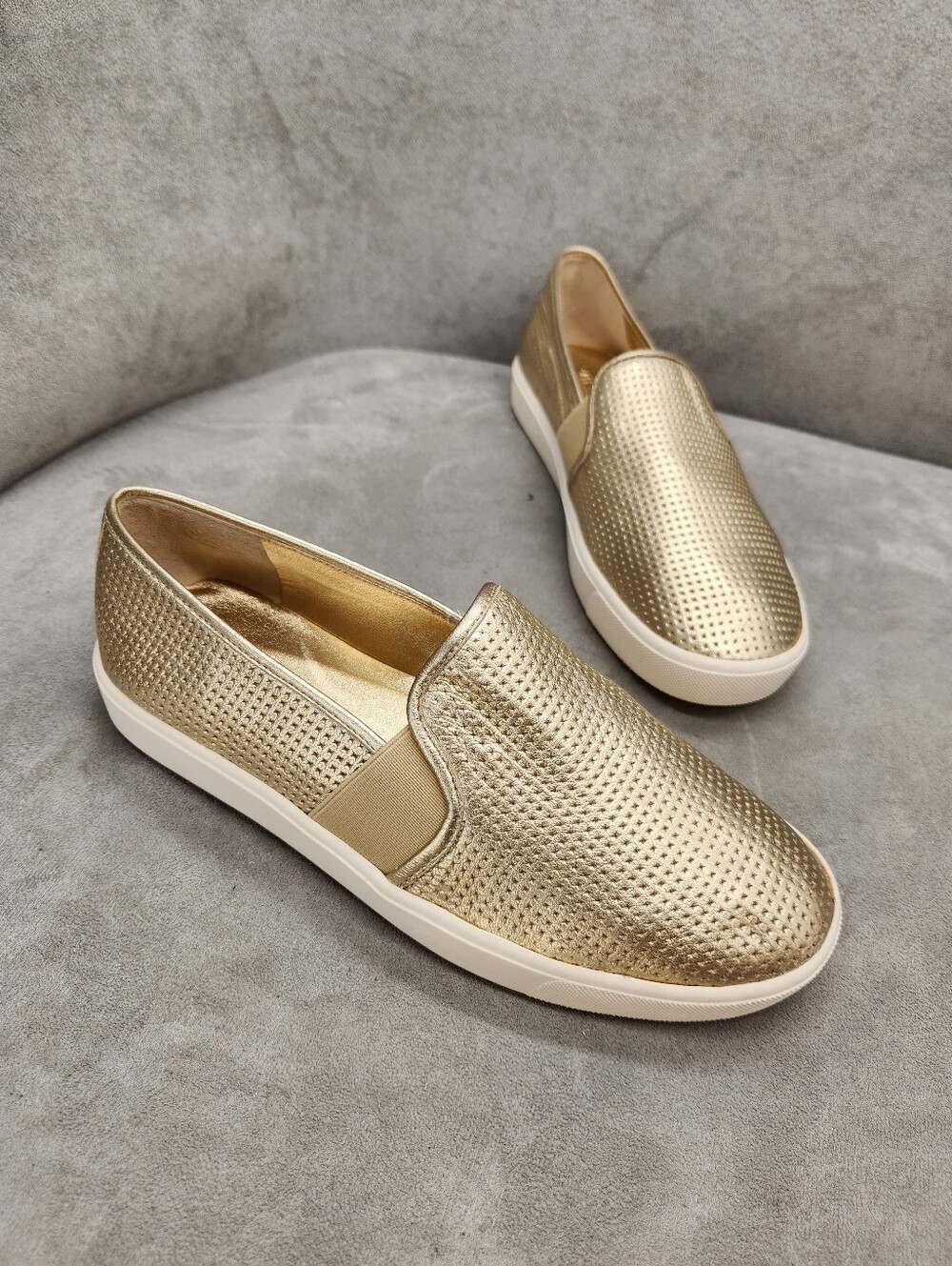 Vince Loafers 6.5 Golden Leather Blair SlipOn Perforated Metallic Preppy New$250